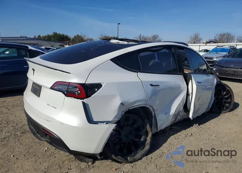 2023 Tesla Model Y z USA, uszkodzony, nr VIN 7SAYGDEE3PF755345